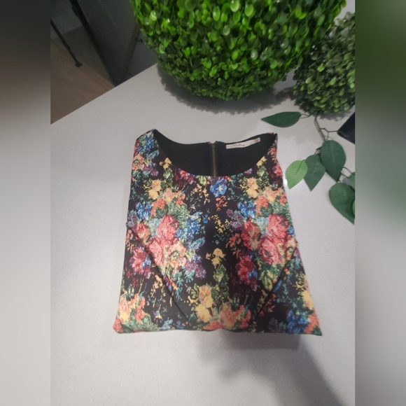 NWOT DARLING Très jolie robe neuve à manches courtes avec motifs effet tissage - Picture 9 of 9